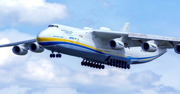 Footage of the Destroyed AN-225, the World’s Largest Plane, Shown By Russian TV